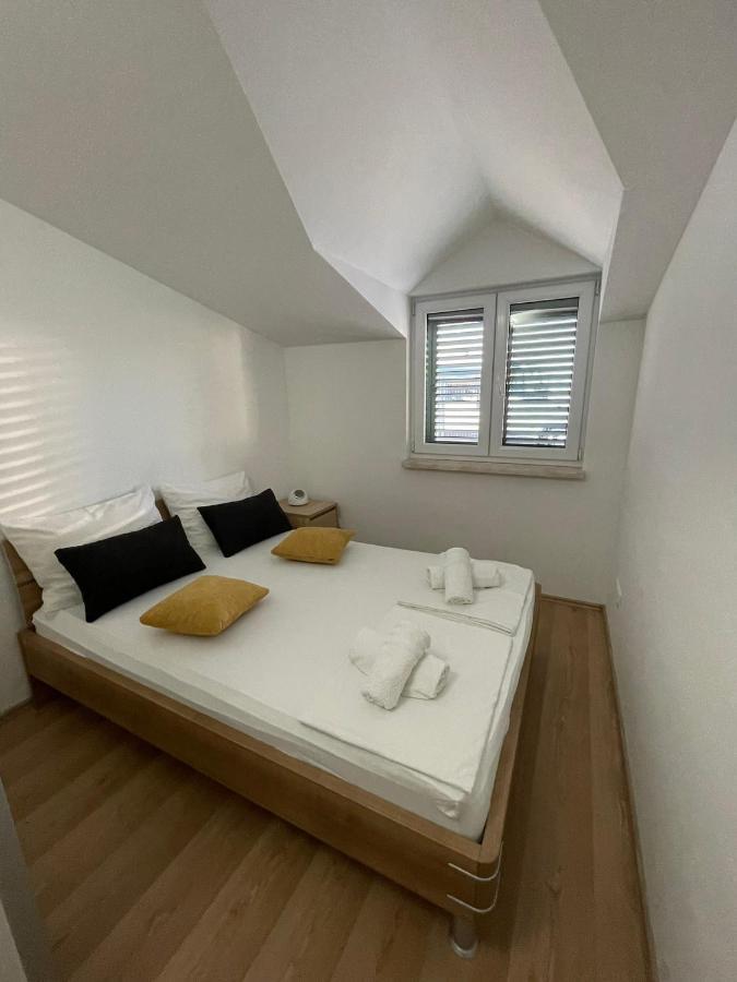Apartments Holiday Gavric Trogir Szoba fotó